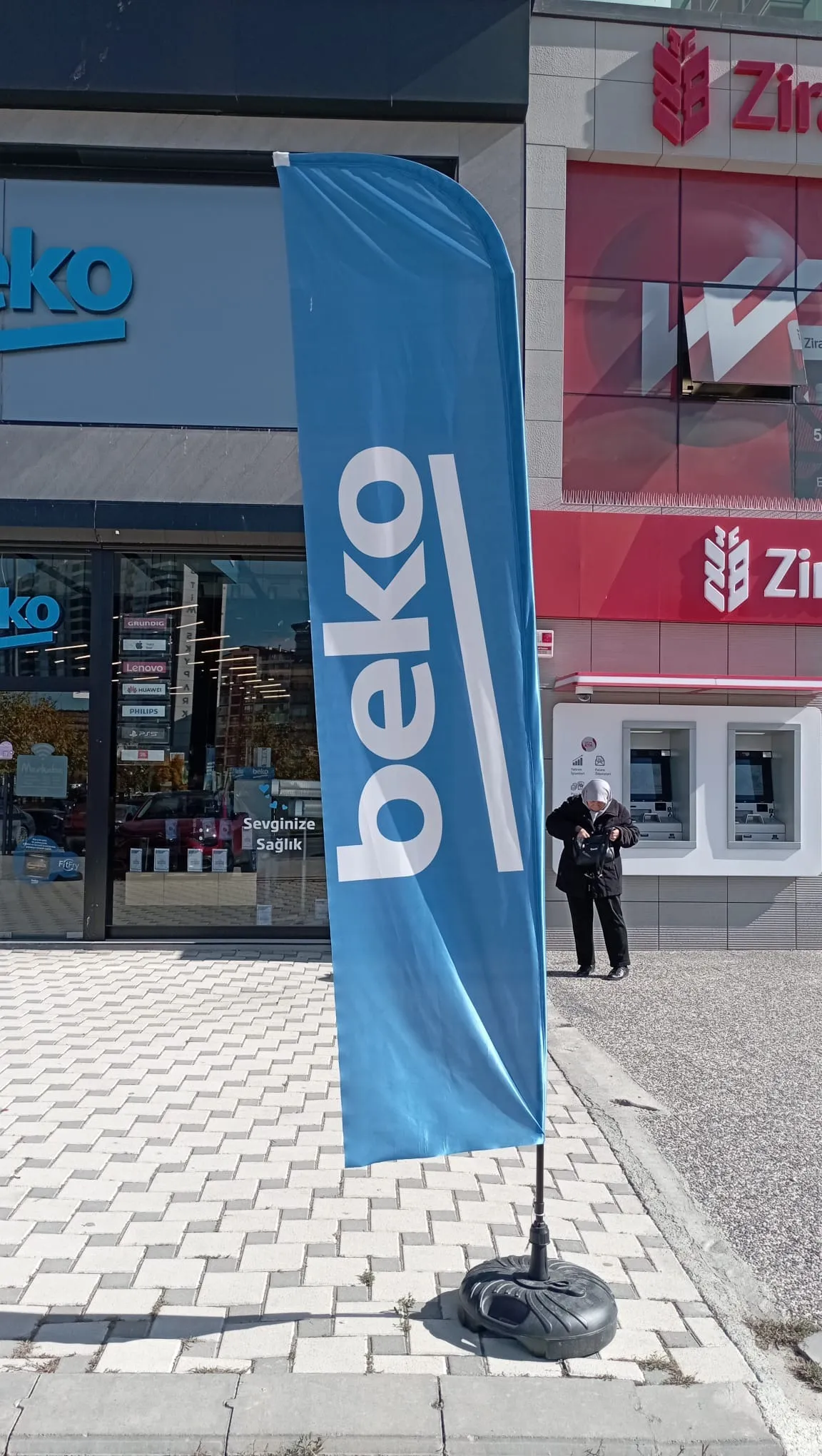 Beyaz Eşyacı Yol Bayrağıları