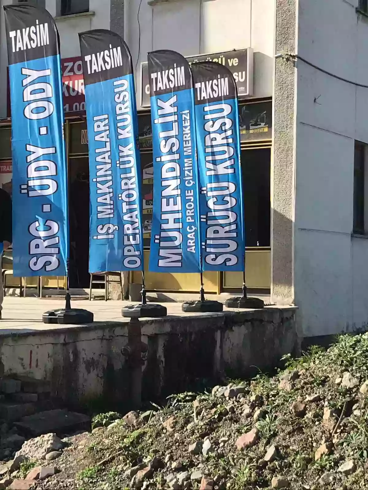 Sürücü Kursu Yol Bayrağı Örnekleri