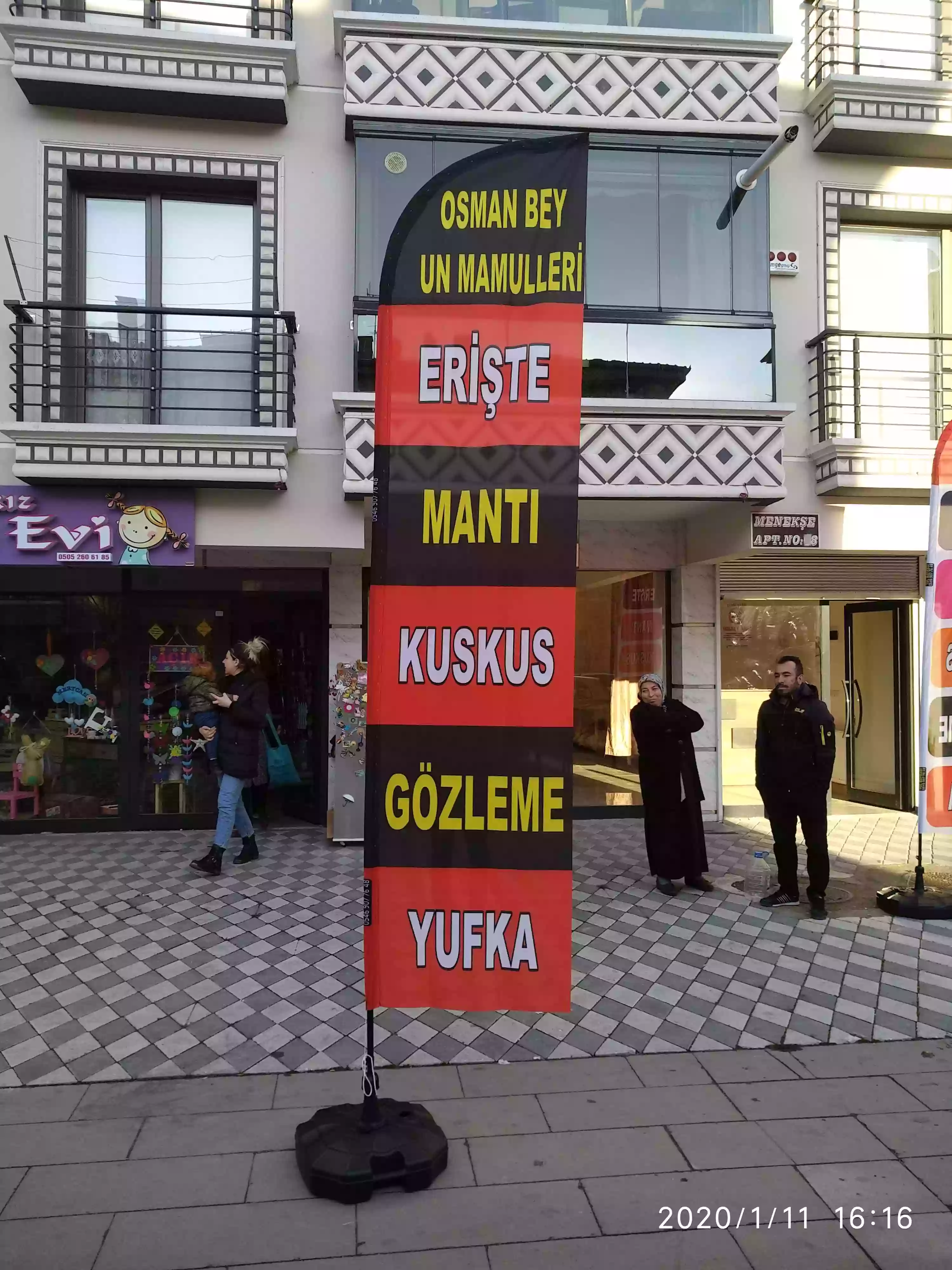 unlu-mamuller-cesitleri-yelken-bayragi